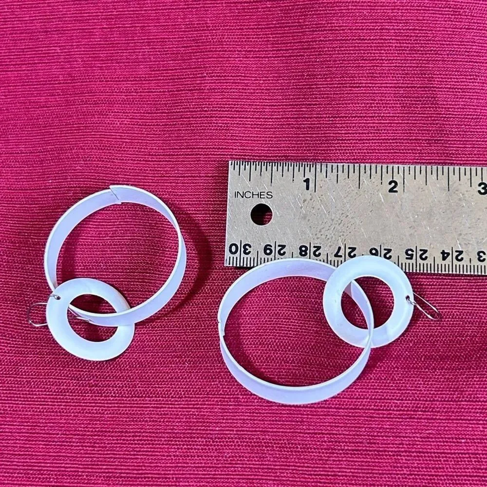 Double Hoop White Metal Earrings Retro 70’s 80’s Disco Chunky GUC Matte Party